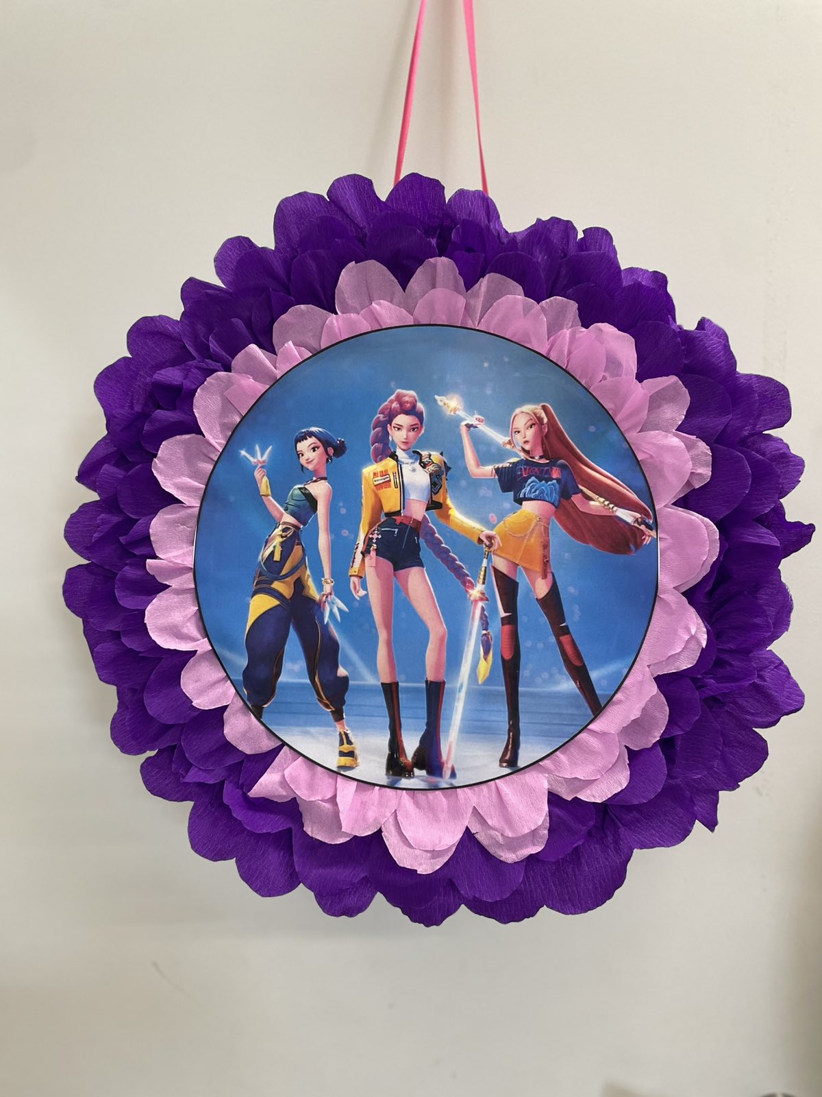 Πινιάτα στρόγγυλη K - POP (HUNTRIX)