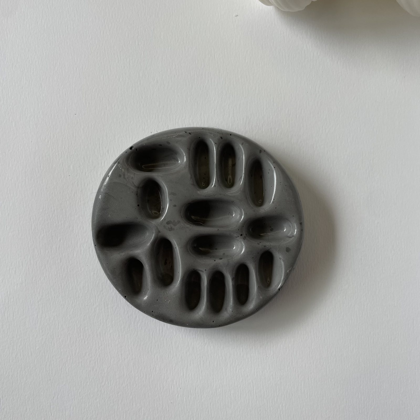 Κεραμική διακοσμητική βάση για δαχτυλίδια γκρί