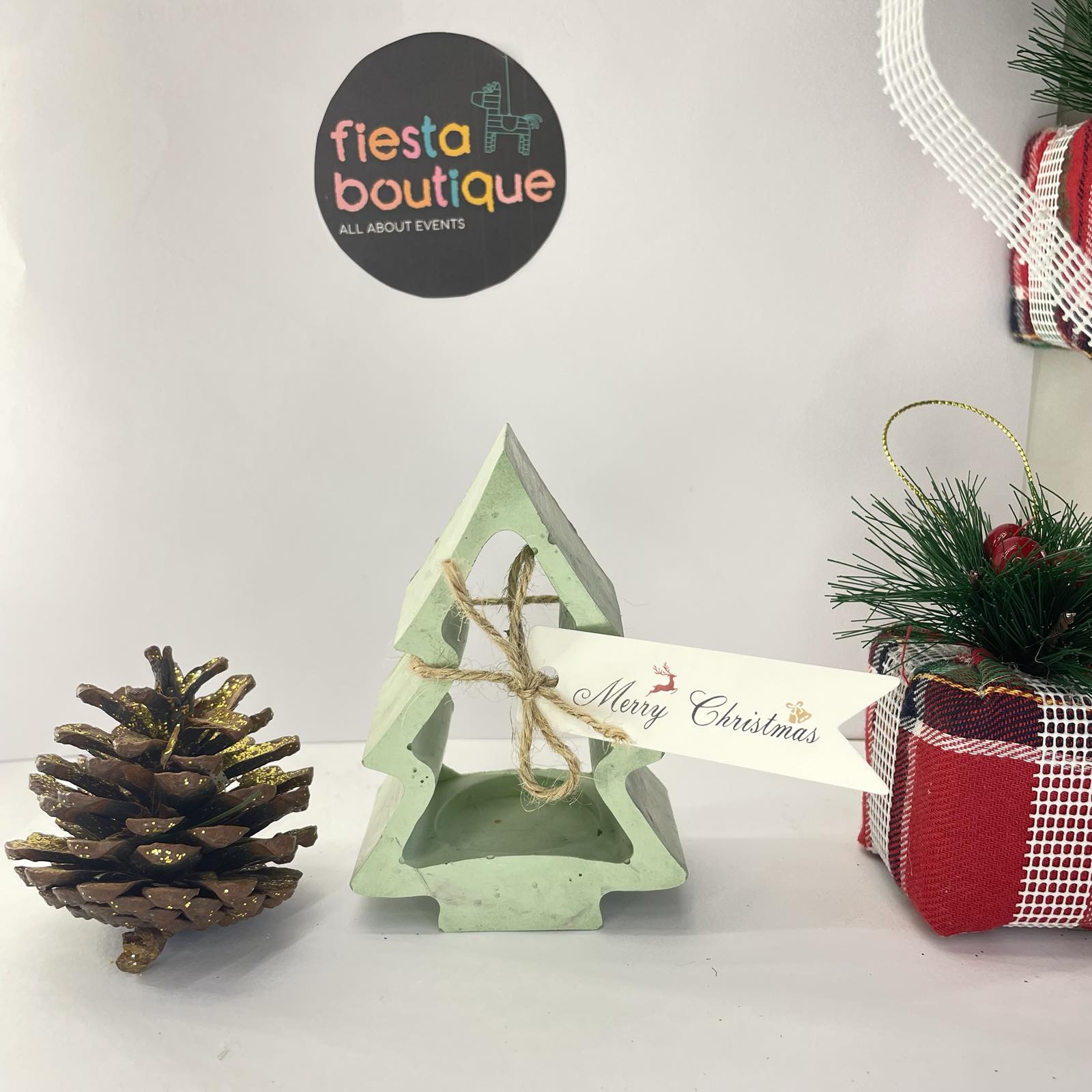 Χειροποίητο Κηροπήγιο Ρεσό σε Σχέδιο Χριστουγεννιάτικο Δέντρο