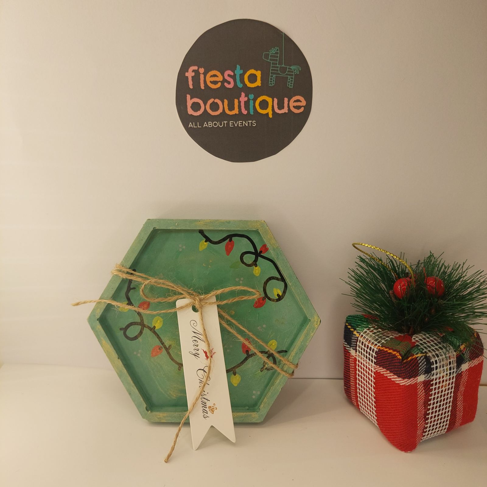 Χειροποίητο Εξάγωνο Σουβέρ ζωγραφισμένο στο χέρι «Χριστουγεννιάτικα φωτάκια»