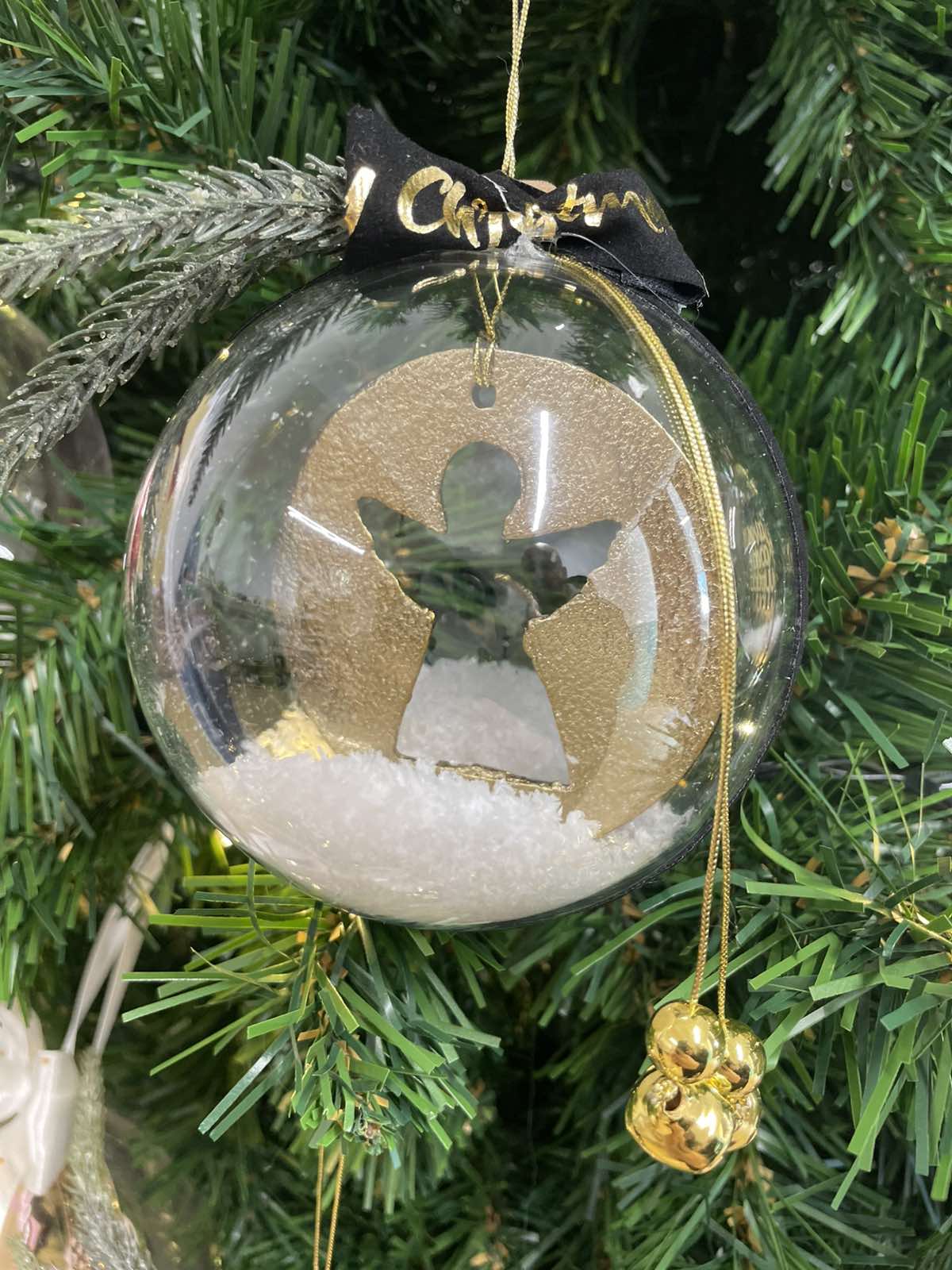Χειροποίητη Χριστουγεννιάτικη Μπάλα με Χρυσό Αγγελάκι και Χιόνι
