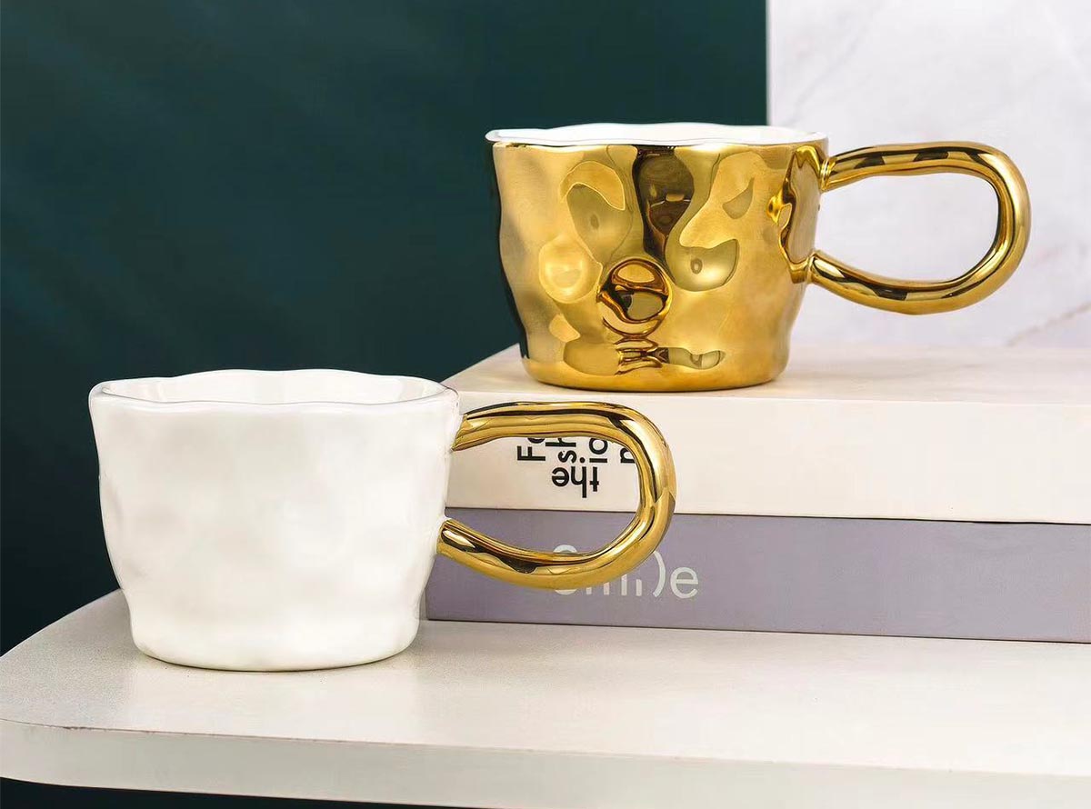 Κούπες βαθουλώματα χρυσό