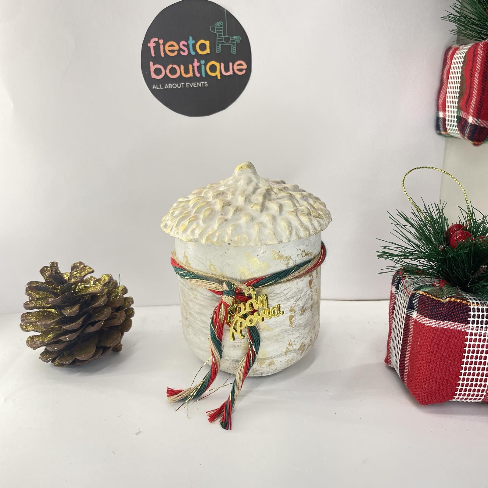 Χειροποίητο Γούρι σε σχήμα Βελανίδι Λευκό 