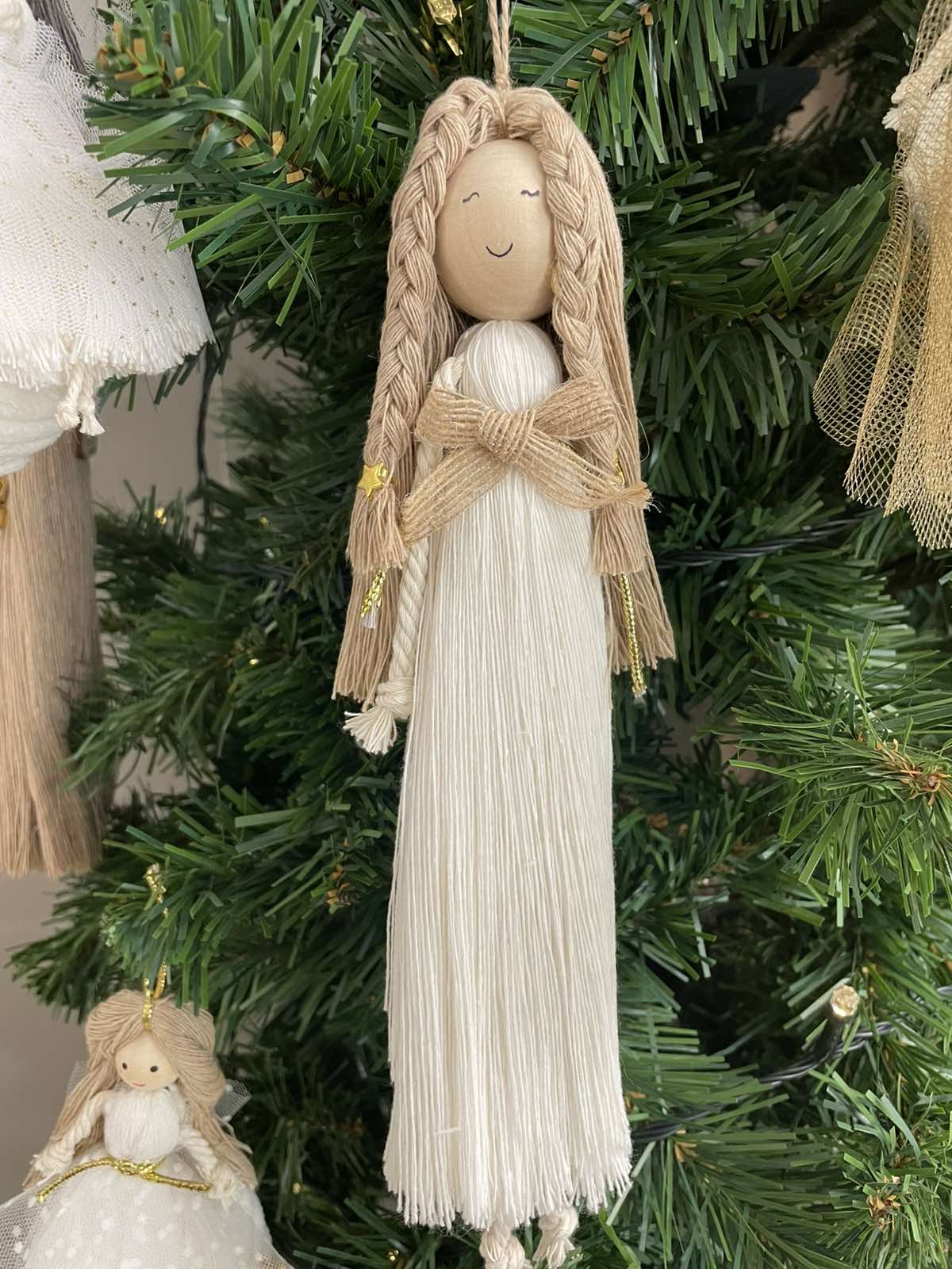 Χειροποίητη κούκλα μακραμέ λευκή-καφέ(28εκ)