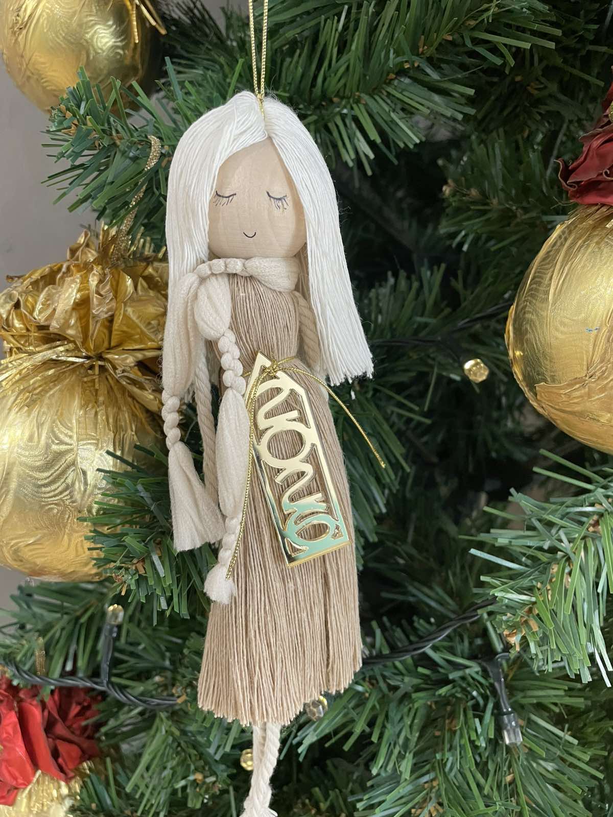 Χειροποίητη κούκλα μακραμέ λευκή 2026